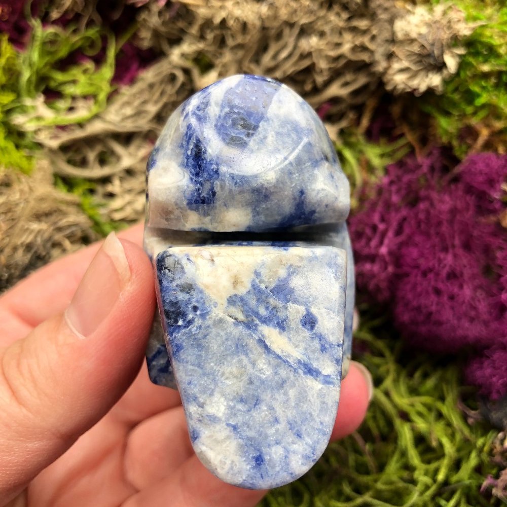 Sodalite Skull blue and white crystal skull - Picture 7 of 12